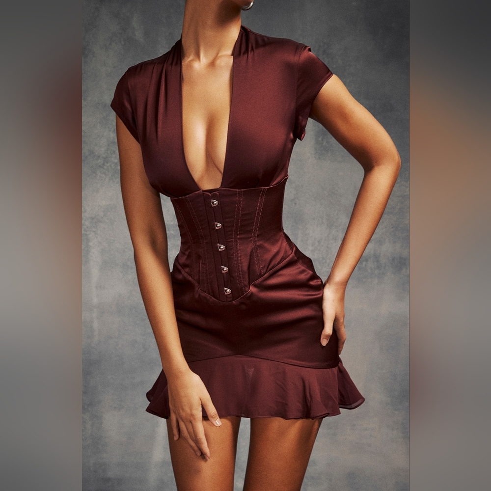 Wine Ruffle 'Tianna' House of CB-small